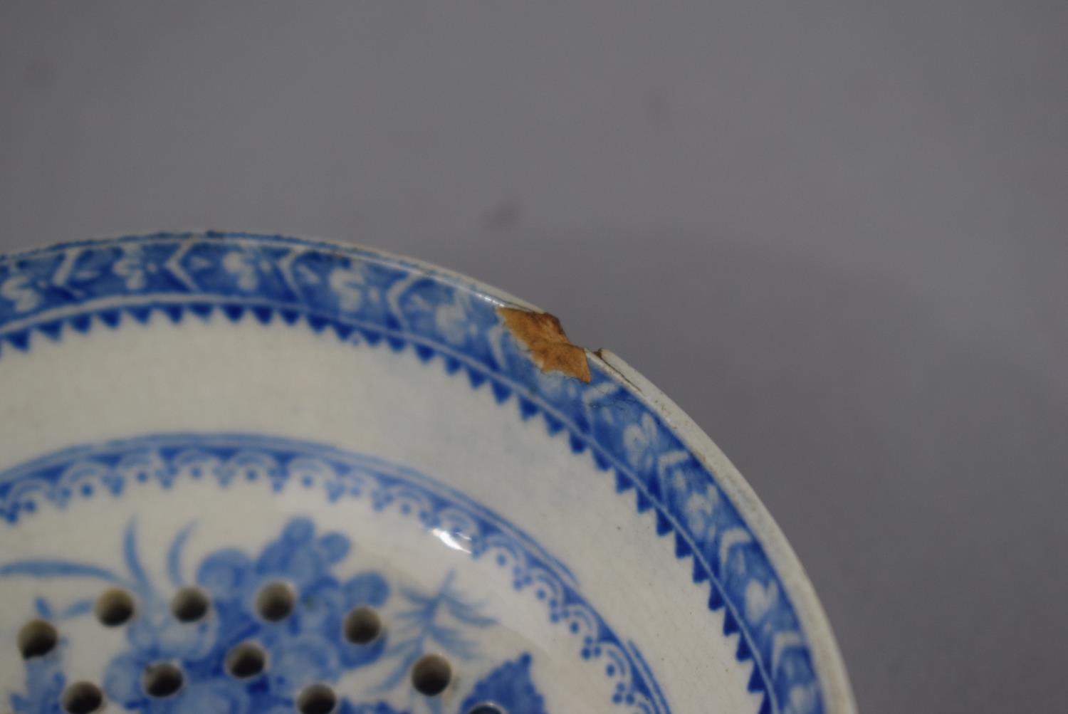 An 19th Century Blue and White Tea/Milsey Strainer (Chip to Rim), 8.5cm Diameter - Image 2 of 4