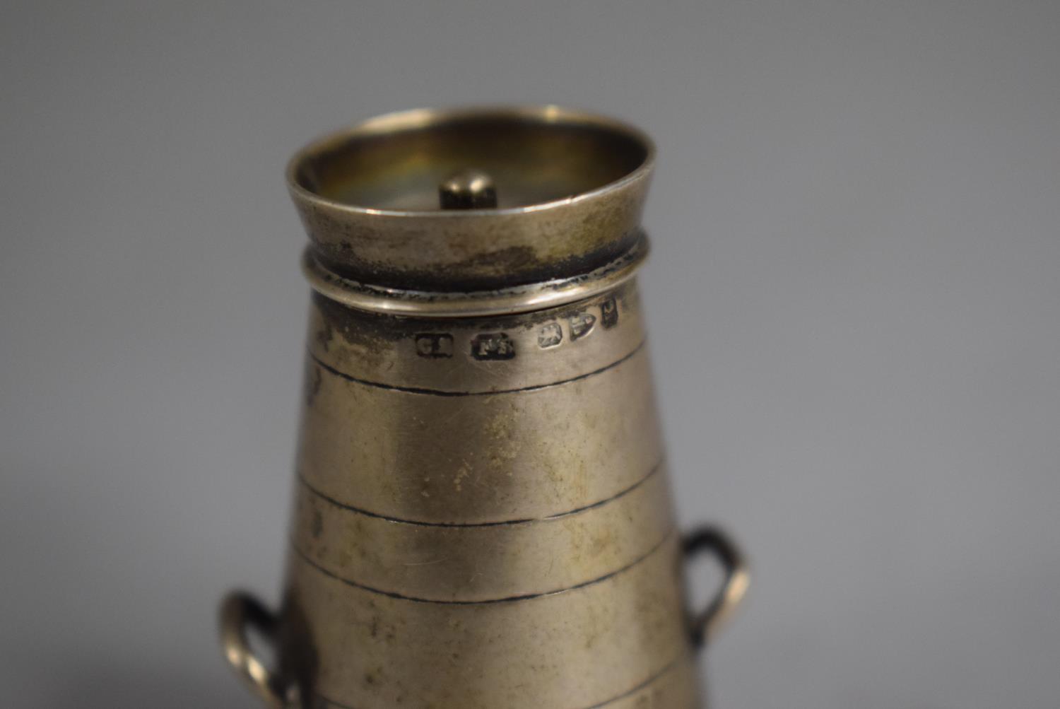A Late Victorian Novelty Silver Pepper in the Form of a Milk Churn, Chester 1893. 18.9gms - Image 2 of 2