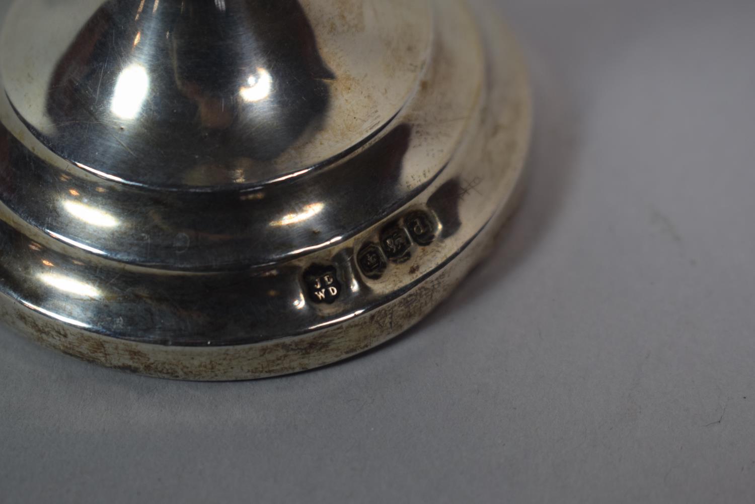 A Silver Oval Bonbon Dish with Pierced Border Together with a Silver Bud Vase, 18cm High - Image 4 of 4