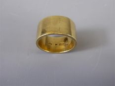 An 18ct Yellow Gold Katchinski Scarf Ring.