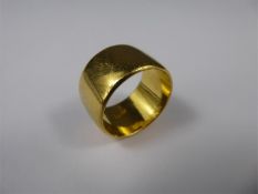 Gentleman's Vintage 22ct Yellow Gold Wedding Band.