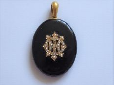 Antique 18 ct Yellow Gold and Black Stone Seed Pearl Mourning Pendant