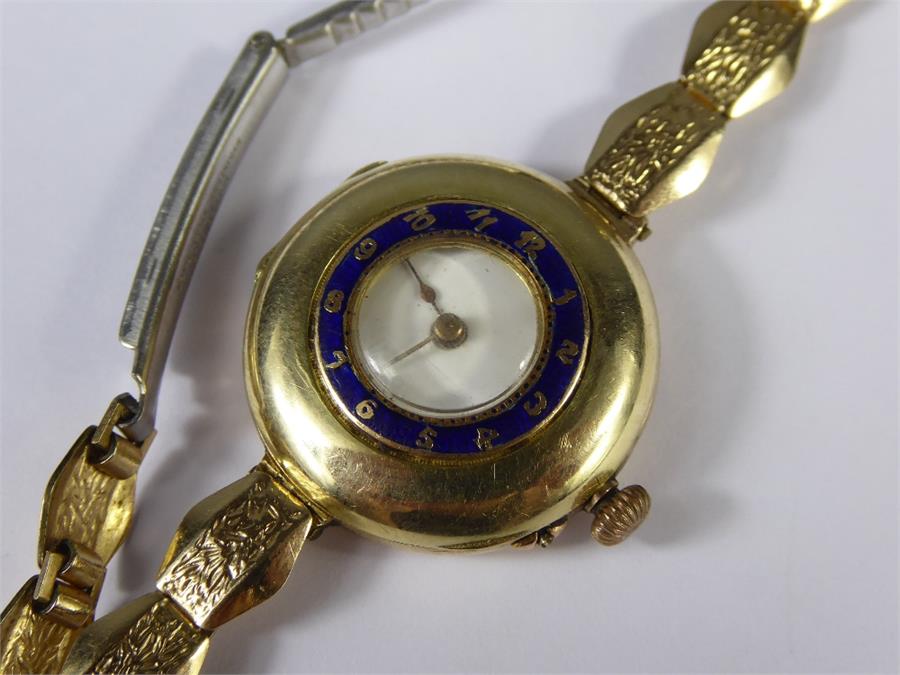 A Lady's Vintage 9ct Yellow Gold Rolex Wrist Watch - Bild 2 aus 2