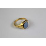 A Gentleman's 18ct Yellow Gold Mourning Ring