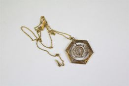 An Edwardian 14ct Yellow Gold and Diamond Pendant