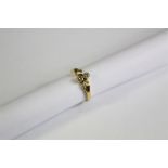 A Ladies 18ct Yellow Gold Diamond Ring