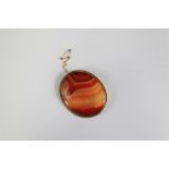 An Antique 9ct Banded Agate Brooch