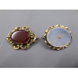 An Antique 9ct Yellow Gold and Agate Mourning Brooch