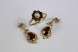 A 9ct Yellow Gold Pearl and Garnet Ring