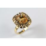 A Vintage 18ct Yellow Gold Topaz Ring
