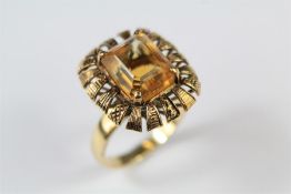 A Vintage 18ct Yellow Gold Topaz Ring