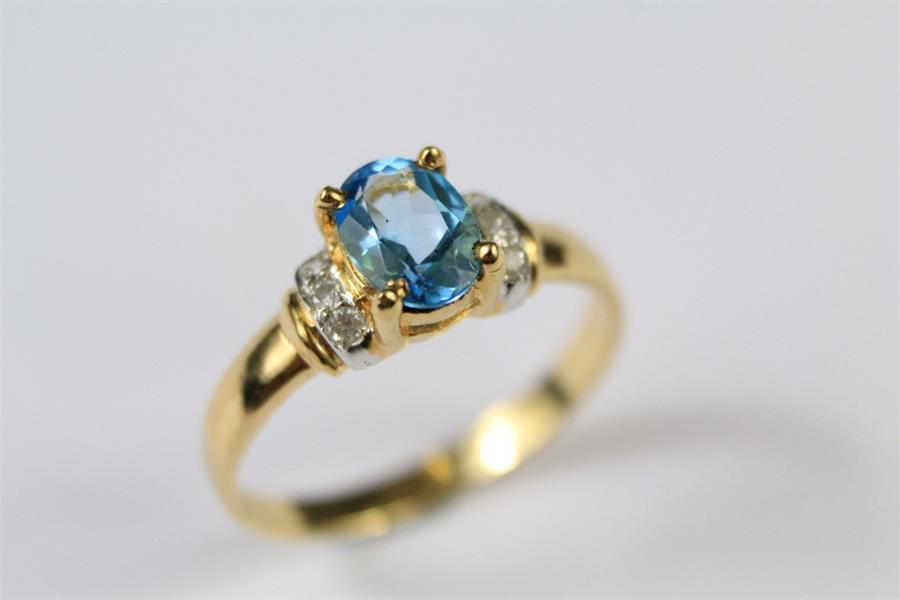 An 18ct Yellow Gold Blue Topaz and Diamond Ring - Image 2 of 3