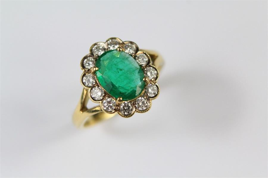 An 18ct Yellow Gold Emerald and Diamond Ring - Image 2 of 3