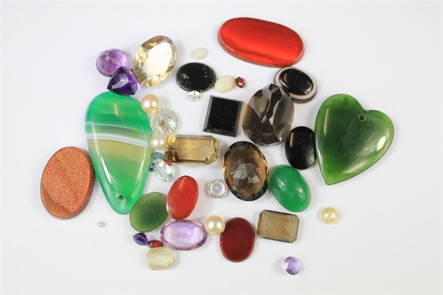 A Quantity of Semi-Precious and Other Stones - Image 2 of 2