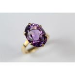 A Vintage 14ct Yellow Gold Amethyst Ring