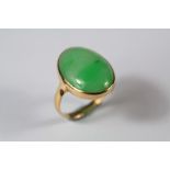 A Ladies Chinese 18ct Gold Jade Ring