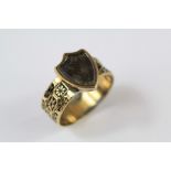 A Gentleman's 18ct Yellow Gold Mourning Ring
