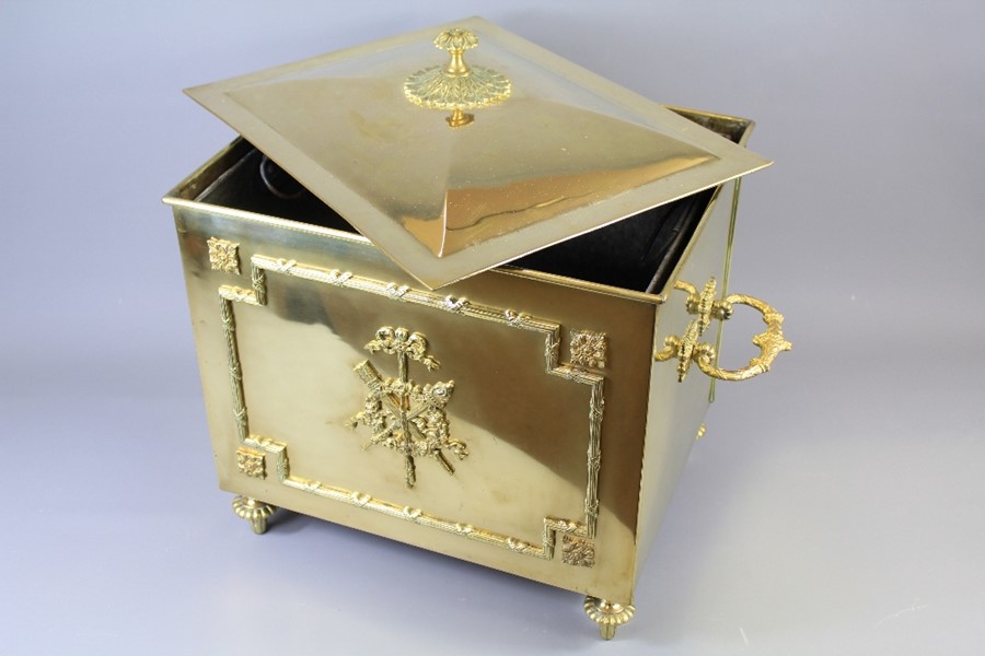 A Victorian Polished Brass Coal Box - Image 3 of 3