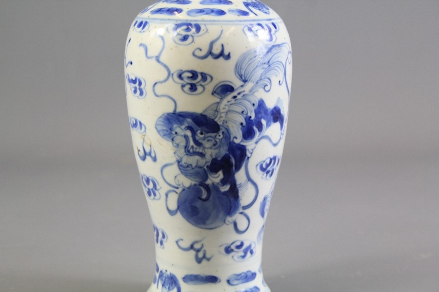 A 19th Century Blue and White Chinese Baluster Vase - Image 2 of 3