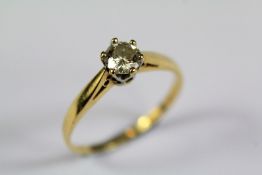 A Ladies 18ct Yellow Gold Diamond Solitaire Ring