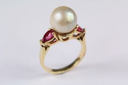 A 14ct Yellow Gold and Pearl Ring