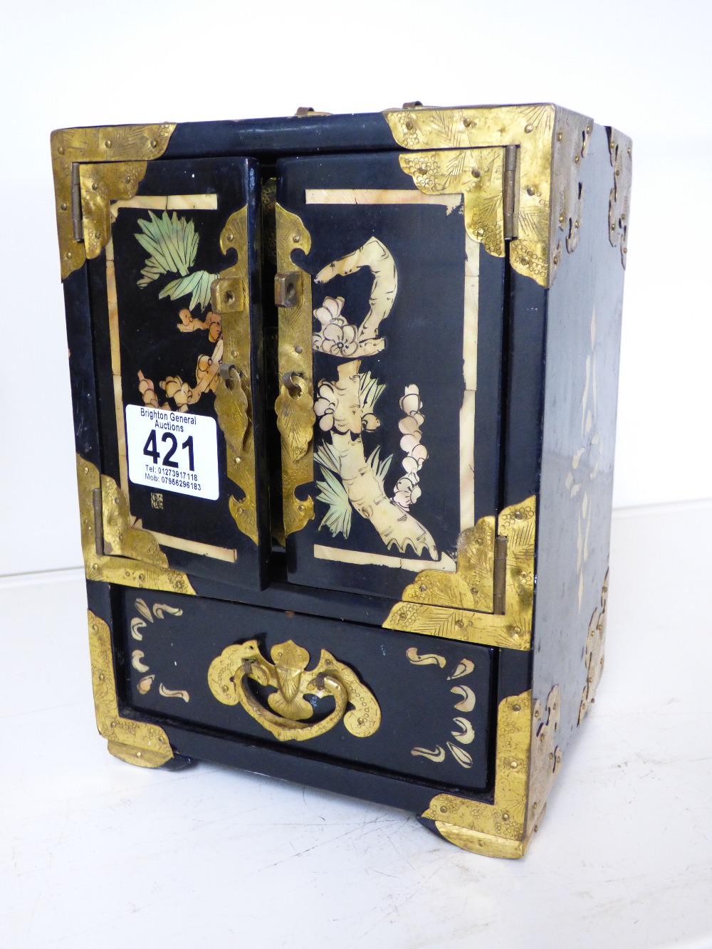 ORIENTAL LAQUERED JEWELLERY CHEST