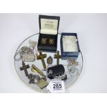 VARIOUS PIECES OF JEWELLERY INCLUDING SILVER MARKED 925