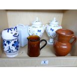 QUANTITY OF CHINA ITEMS INCLUDING A TEAPOT