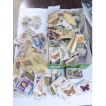 QUANTITY OF VINTAGE CIGARETTE CARDS & SILKS