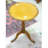 PEDESTAL WINE TABLE