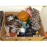 MIXED LOT INCLUDING VINTAGE TELEPHONE, CAMERAS & ACCESSORIES