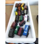BOX OF ASSORTED HORNBY & TRIANG OO TRAIN WAGONS AND BRAKE VANS