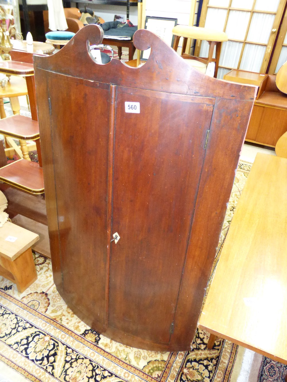 MAHOGANY WALL HUNG CORNER CUPBOARD - Image 3 of 4