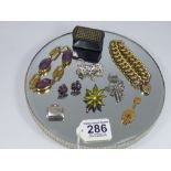 QUANTITY OF JEWELLERY INCLUDING 925 SILVER, NORWEGIAN STERLING BROOCH & PAPIER MACHE SNUFF BOX