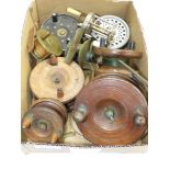 QUANTITY OF VINTAGE FISHING REELS