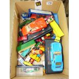 BOX OF DIECAST VEHICLES INCLUDING MATCHBOX & LESNEY