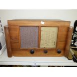 VINTAGE WOODEN CASED RADIO