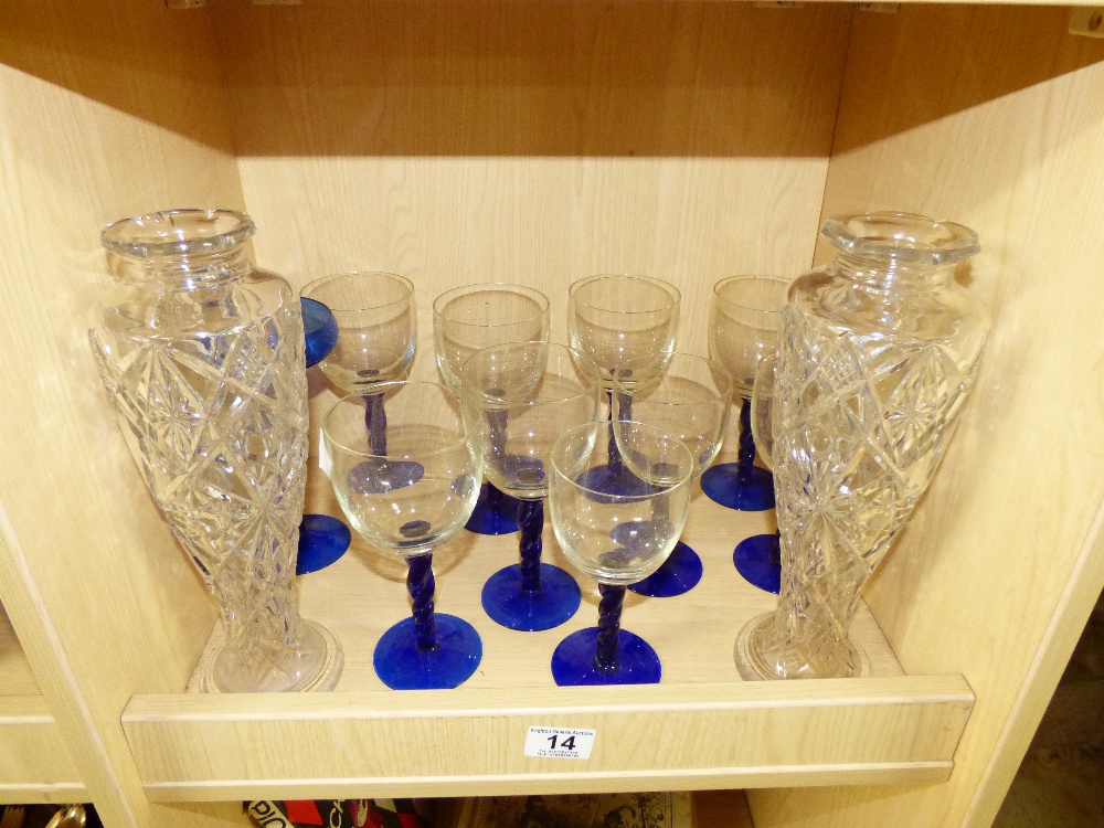 QUANTITY OF GLASS ITEMS INCLUDING 9 X BRISTOL BLUE STEMMED WINE GLASSES