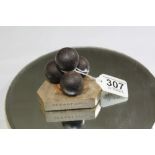 VICTORIAN MILITARY BATTLE OF SEVASTOPOL SOUVENIER, 3 X IRON BALLS ON A MARBLE STAND 7 CMS HIGH