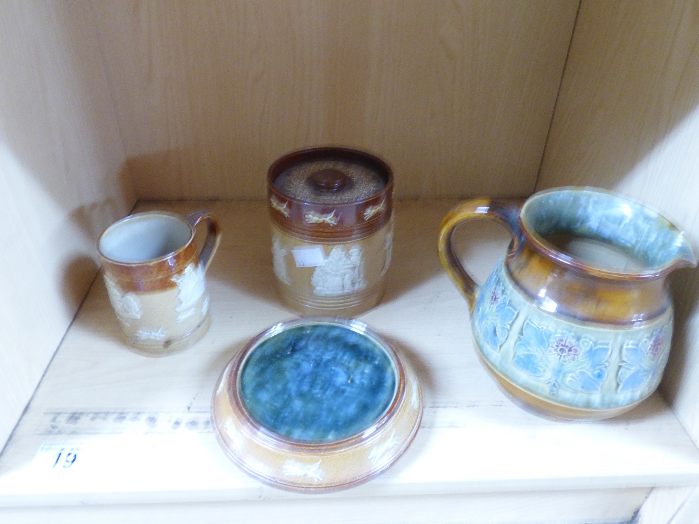 COLLECTION OF DOULTON LAMBETH & ROYAL DOULTON ITEMS