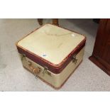 SQUARE VINTAGE SUITCASE