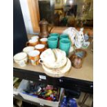 QUANTITY OF CERAMIC & BRASS ITEMS