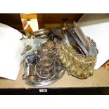 QUANTITY OF METAL & PLATED ITEMS INCLUDING FRAMES, CUTLERY & TRAYS