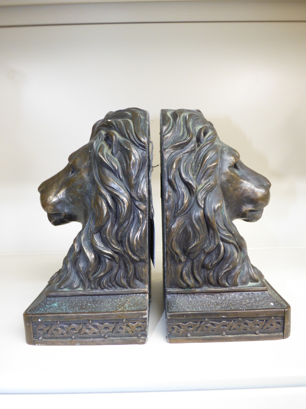 PAIR OF LION HEAD BOOKENDS / DOORSTOPS 19 CMS HIGH - Image 2 of 2