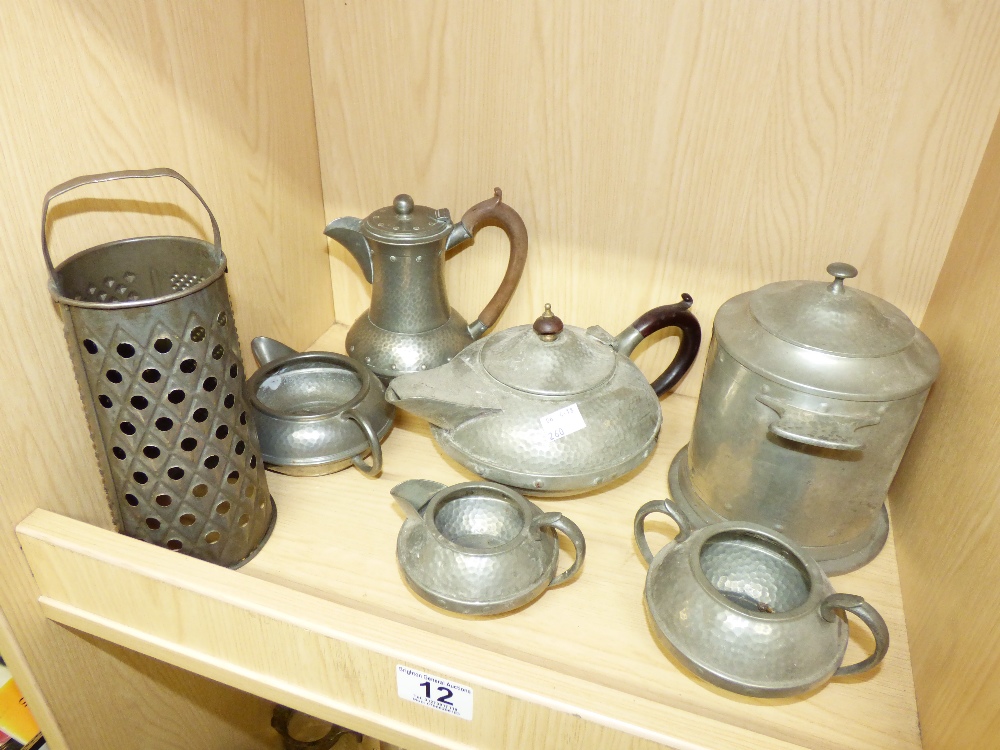 COLLECTION OF PEWTER ITEMS