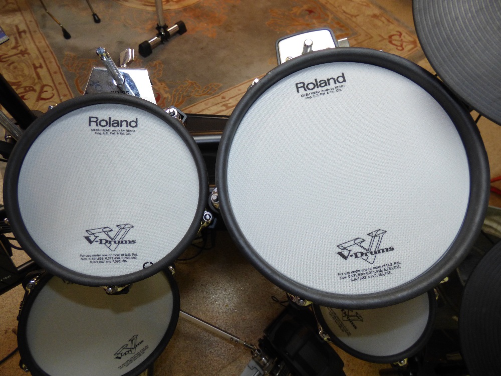 ROLAND V-DRUM ELECTRIC DRUM KIT, PREVIOUSLY OWNED BY THE PIRANHAS DRUMMER RICHARD ADLAND ( DICK - Image 4 of 14