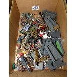 BOX OF LEAD SOLDIERS INCLUDING BRITAINS