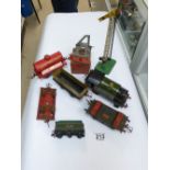 QUANTITY OF HORNBY TRAIN CARRIAGES & ACCESSORIES + GREAT WESTERN 6600 CLOCKWORK ENGINE