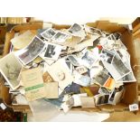 BOX OF EPHEMERA INCLUDING POSTCARDS & PHOTOGRAPHS