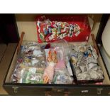 LARGE CASE CONTAINING ASSORTED VINTAGE CHRISTMAS ITEMS